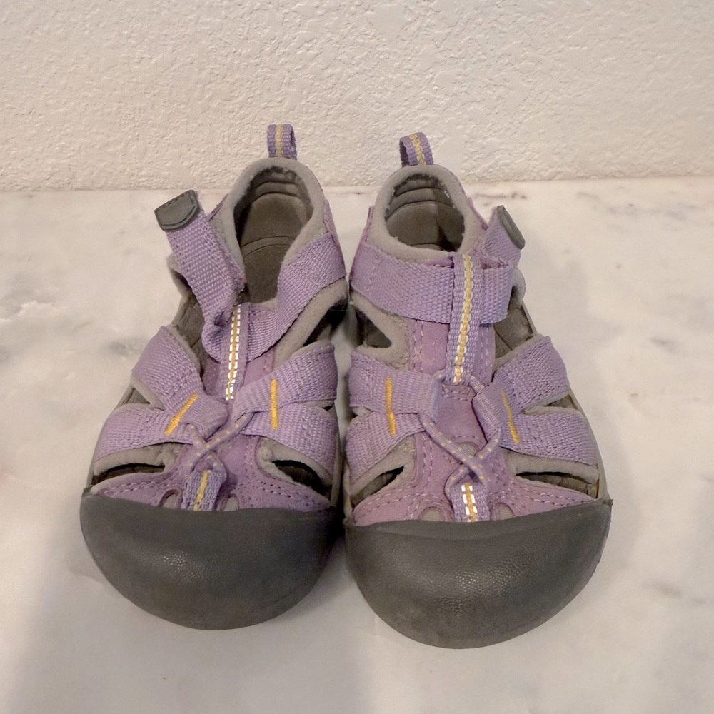 Keen Toddler Sandals/Water Shoes size 7
